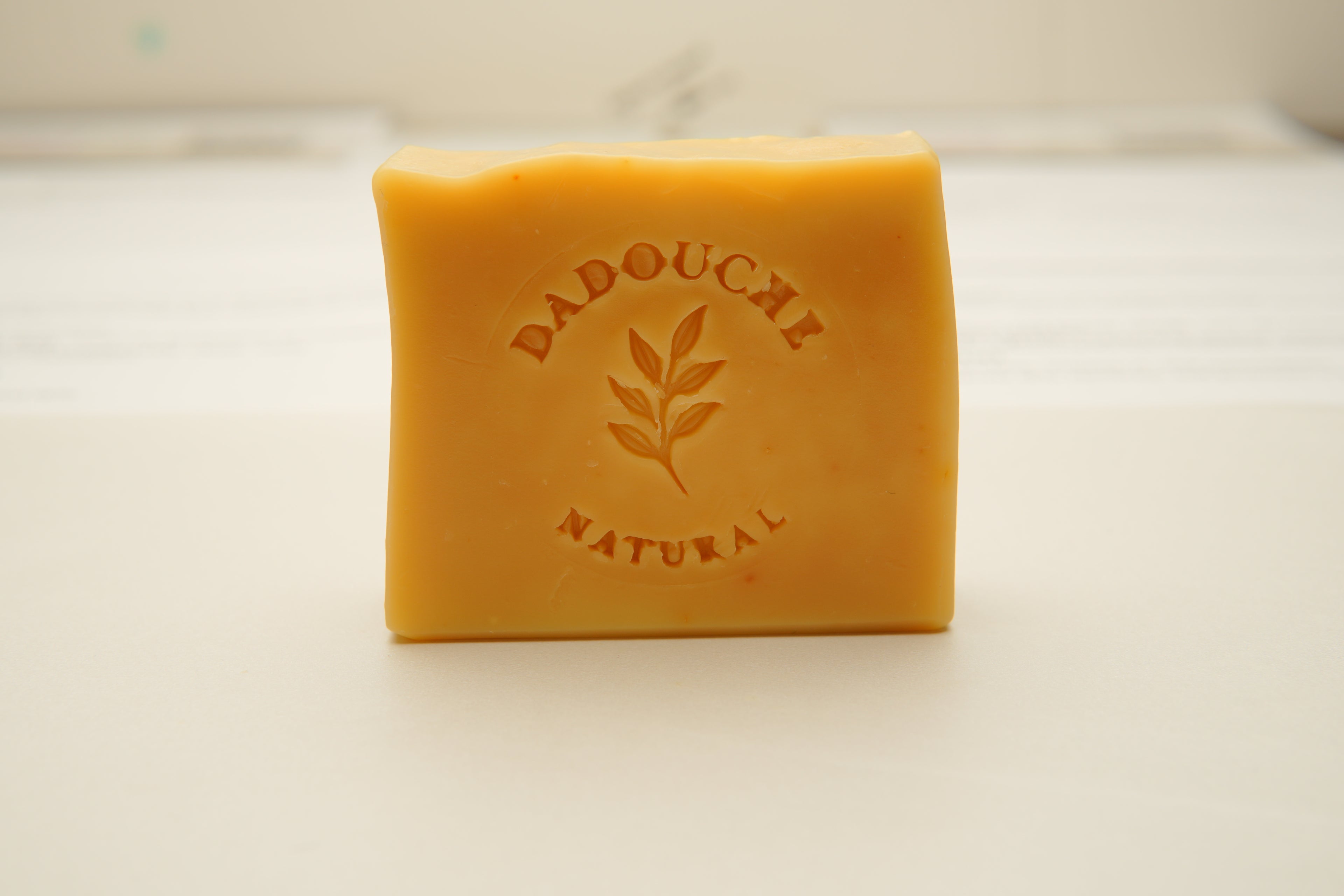 Éclat Doré – Turmeric, Carrot & Honey Signature Soap