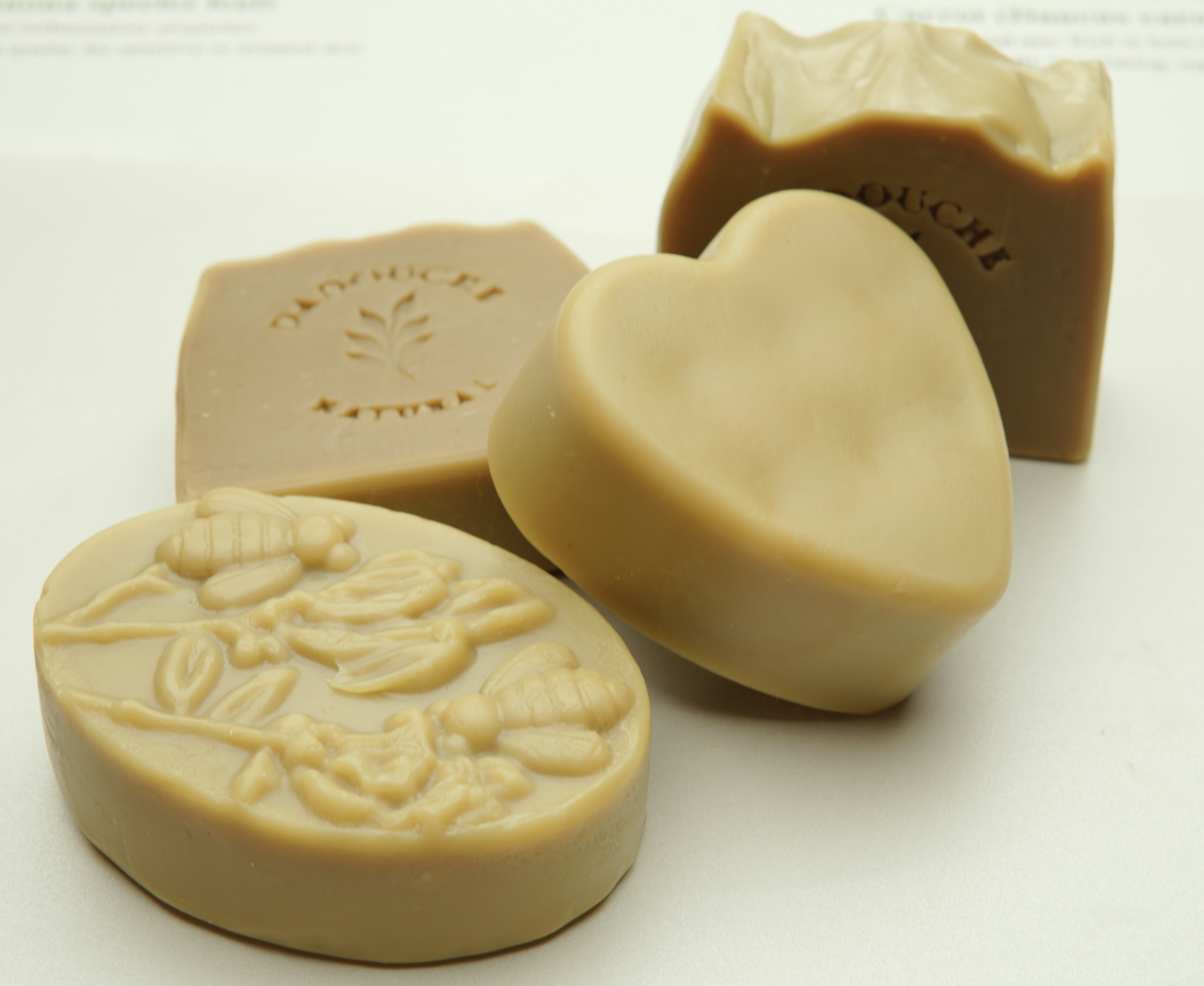Pure Clarté – Pomegranate & Rosemary Signature Soap scented